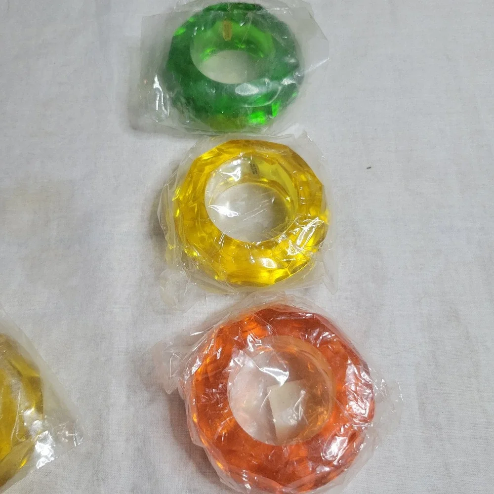 Vintage Faceted Acrylic Napkin Rings Set of 8 Green Yellow Orange Chunky